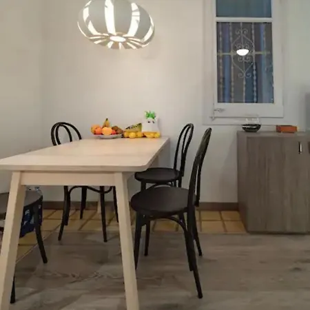 Bonito Apartamento En Zona Centrica De Barcelona