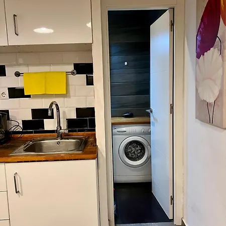 Bonito Apartamento En Zona Centrica De * Barcellona