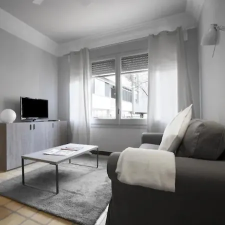 Bonito Apartamento En Zona Centrica De Barcellona
